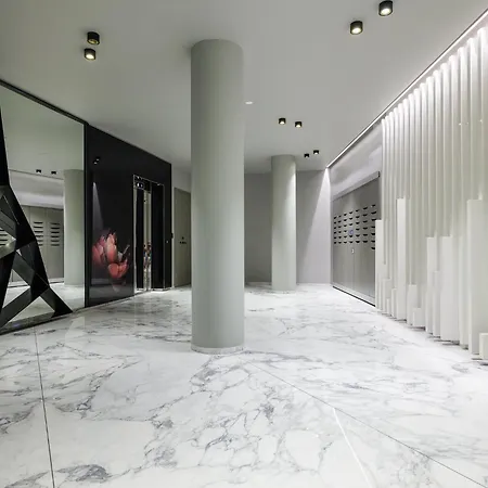 Апартаменты Luxurious Centre Flat Near Freedom Square *