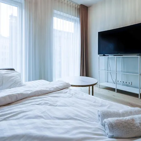 Luxurious Centre Flat Near Freedom Square Апартаменты