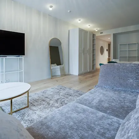 Luxurious Centre Flat Near Freedom Square Таллин