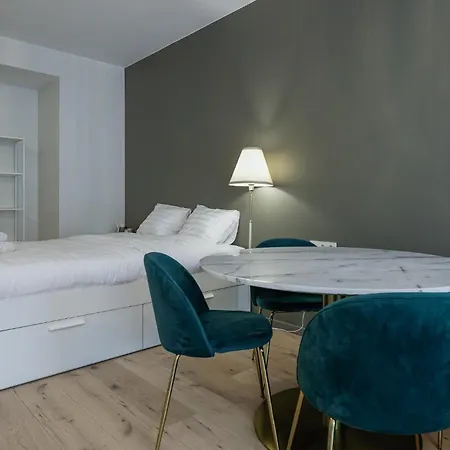 Апартаменты Luxurious Centre Flat Near Freedom Square *