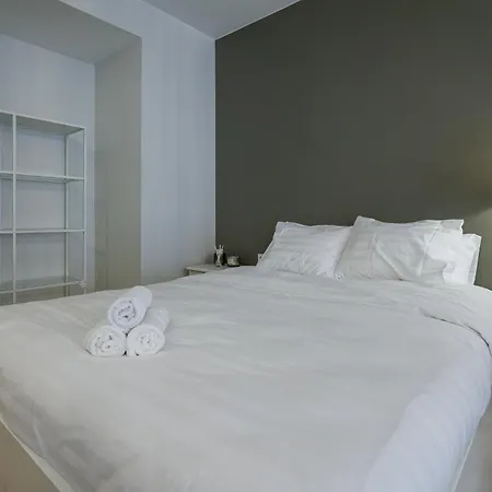 Luxurious Centre Flat Near Freedom Square Апартаменты