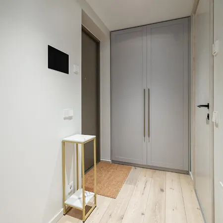 Luxurious Centre Flat Near Freedom Square Апартаменты