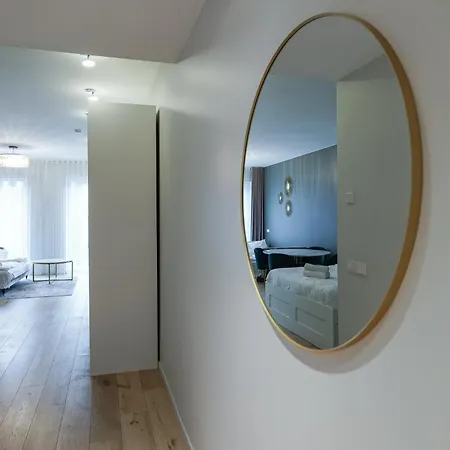 Luxurious Centre Flat Near Freedom Square Апартаменты